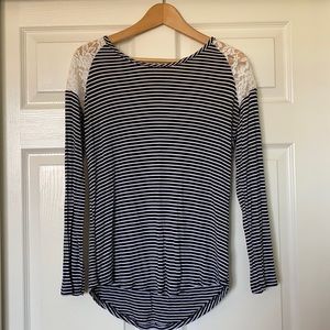 Black and white long shelve